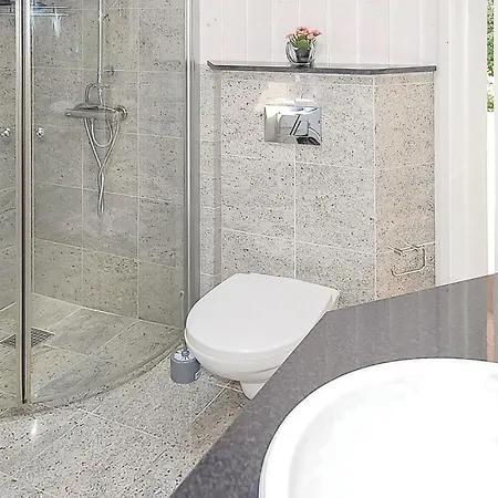 Awesome Home In Haderslev With Sauna بيت للعطل